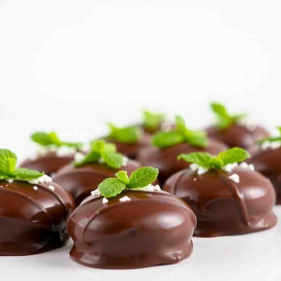 Easy Chocolate-Dipped Mints - Sweet Dessert